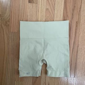 SCULPTFLEX® BIKE SHORTS - OAT MILK